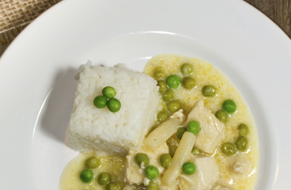 Hühnerfrikassee mit Reis Hühnerfrikassee mit Reis